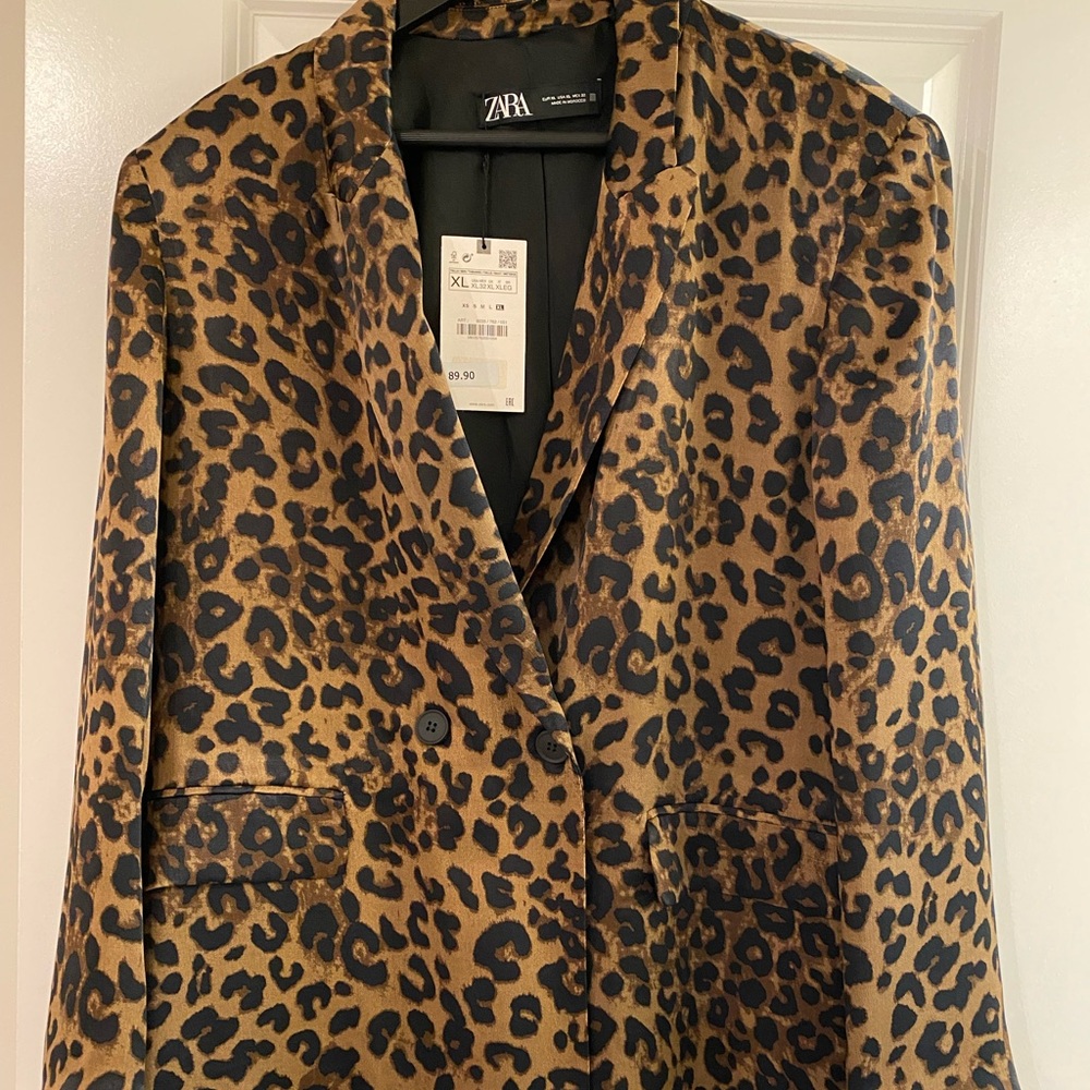 Zara Leopard print blazer. Size XL. Pit to pit is about 23.5 inches
